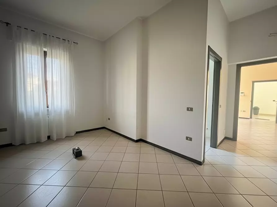 Immagine 32 di Appartamento in vendita  a Samarate