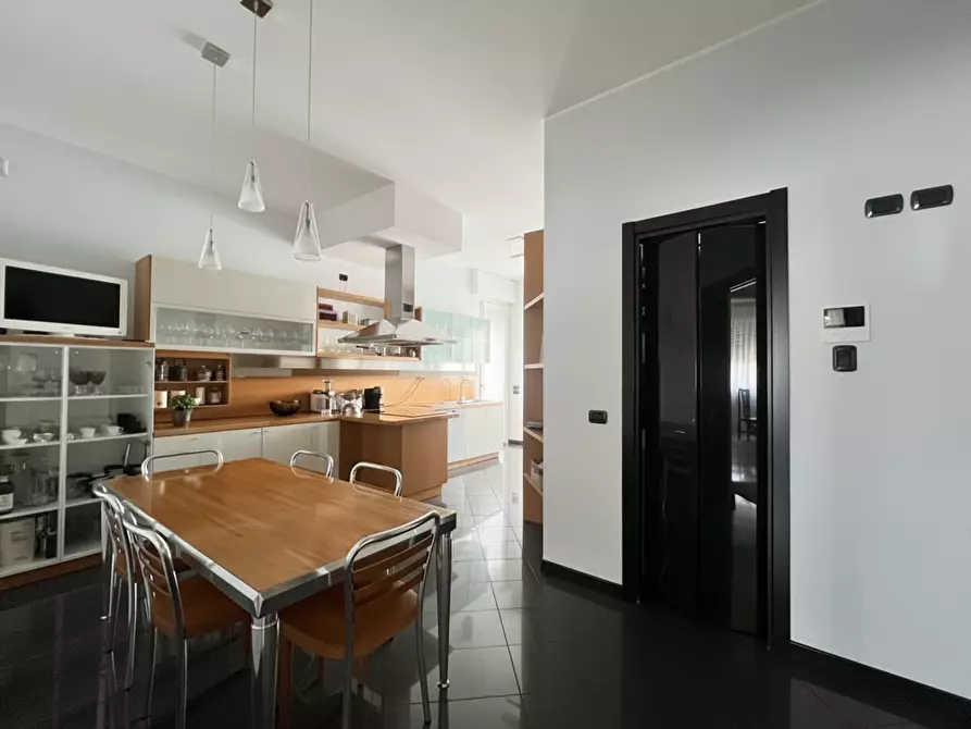 Immagine 11 di Appartamento in vendita  a Samarate