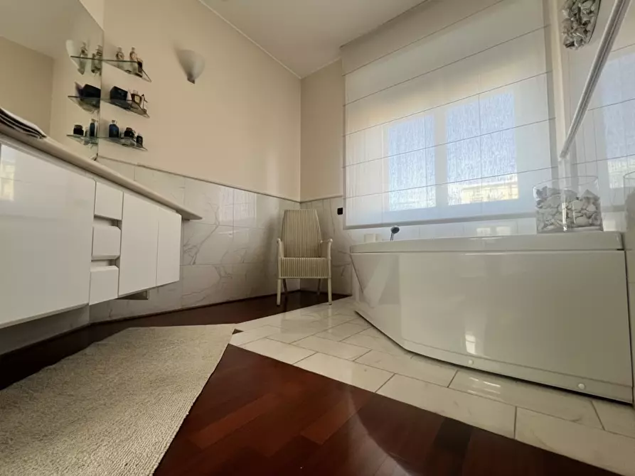 Immagine 19 di Appartamento in vendita  a Samarate