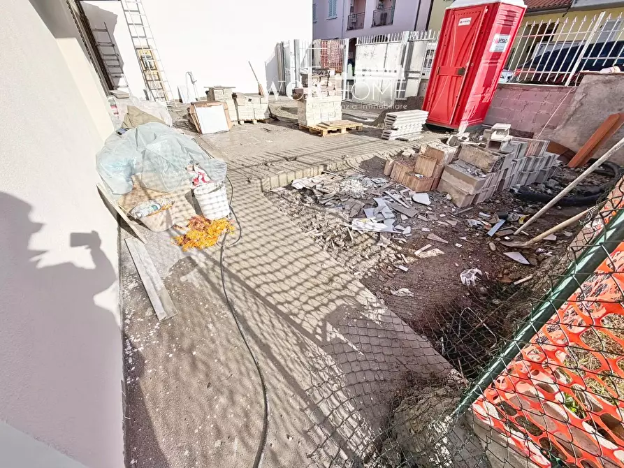 Immagine 36 di Villetta a schiera in vendita  a Prato