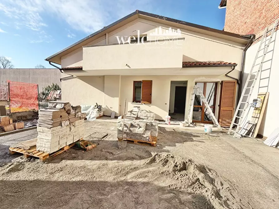 Immagine 3 di Villetta a schiera in vendita  a Prato