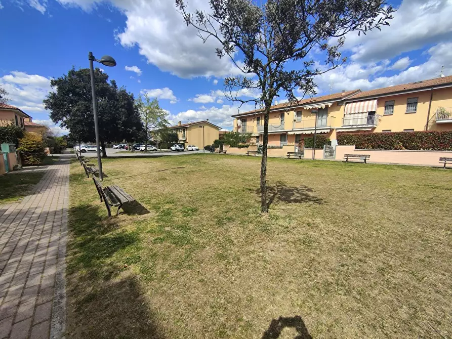 Immagine 40 di Villetta a schiera in vendita  a Viareggio