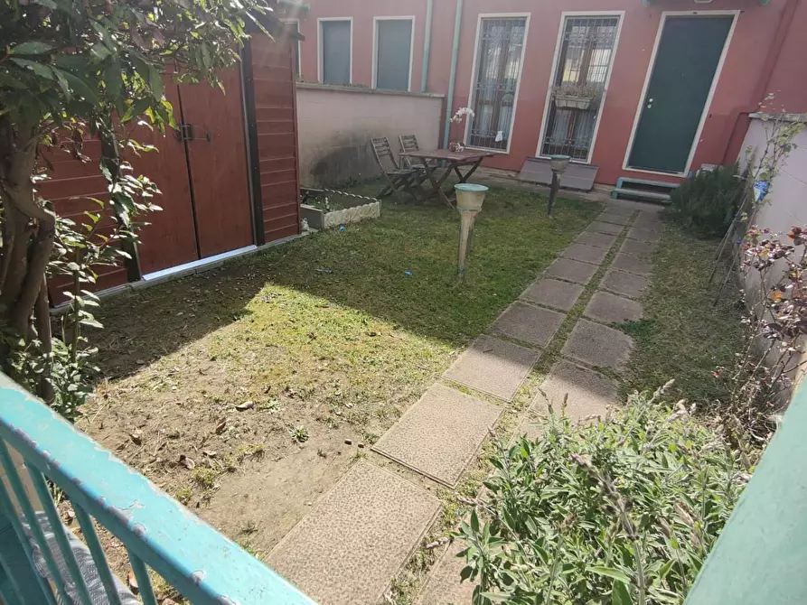 Immagine 37 di Villetta a schiera in vendita  a Viareggio