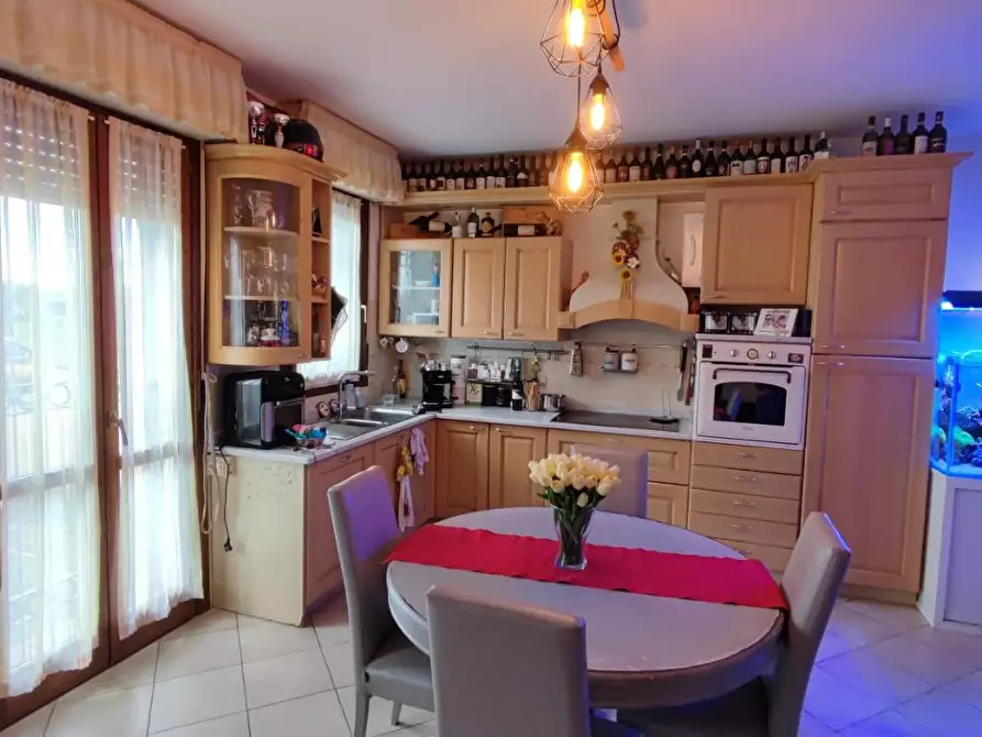 Immagine 41 di Villetta a schiera in vendita  a Viareggio