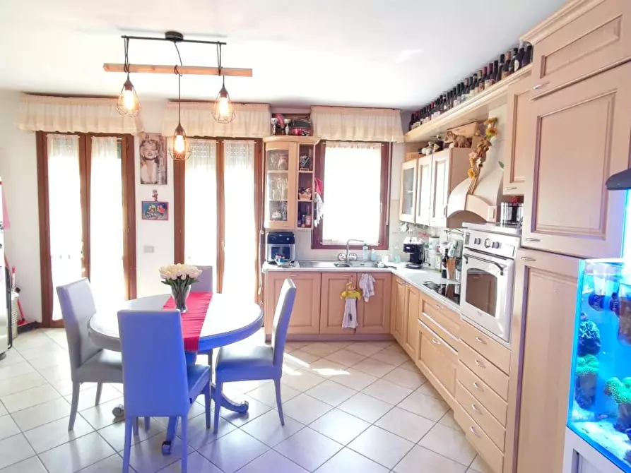 Immagine 43 di Villetta a schiera in vendita  a Viareggio