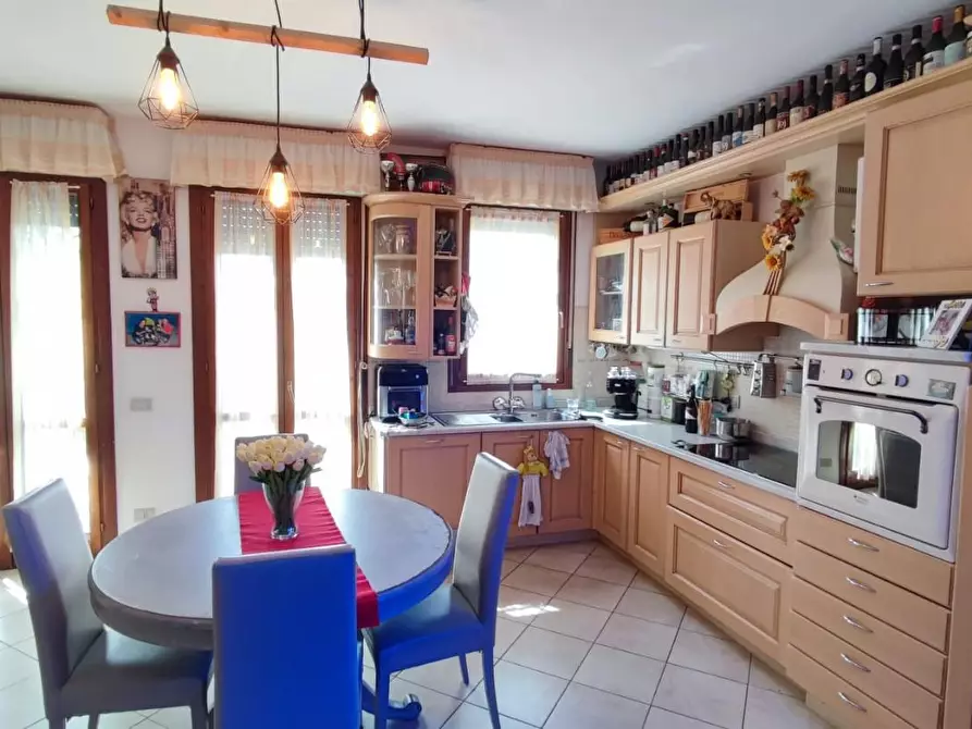 Immagine 4 di Villetta a schiera in vendita  a Viareggio