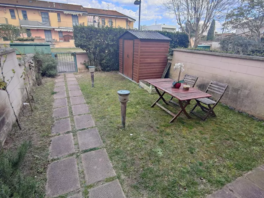 Immagine 35 di Villetta a schiera in vendita  a Viareggio