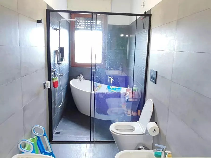 Immagine 29 di Villetta a schiera in vendita  a Viareggio