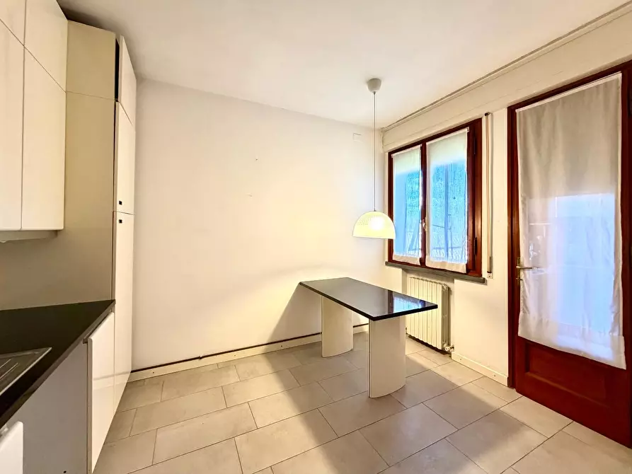 Immagine 8 di Appartamento in vendita  a Lucca