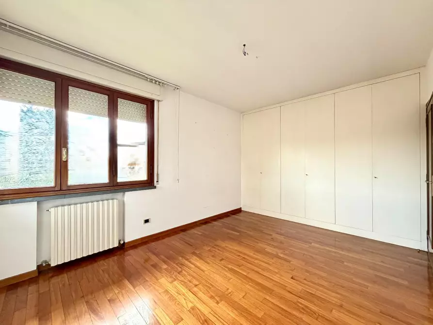 Immagine 11 di Appartamento in vendita  a Lucca