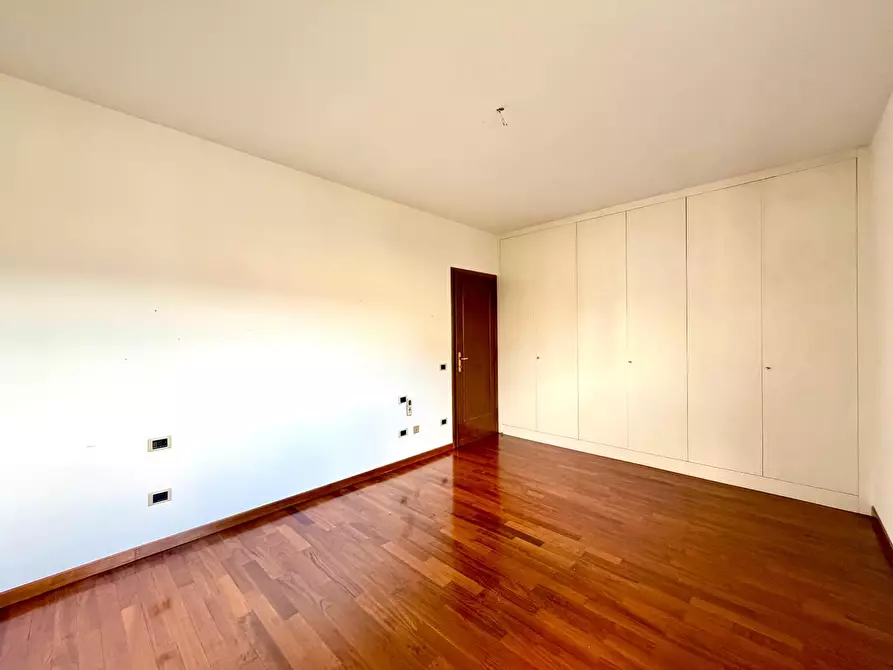 Immagine 27 di Appartamento in vendita  a Lucca