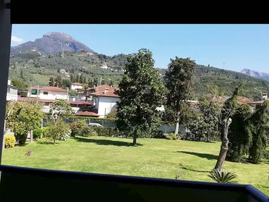 Immagine 10 di Appartamento in vendita  a Camaiore