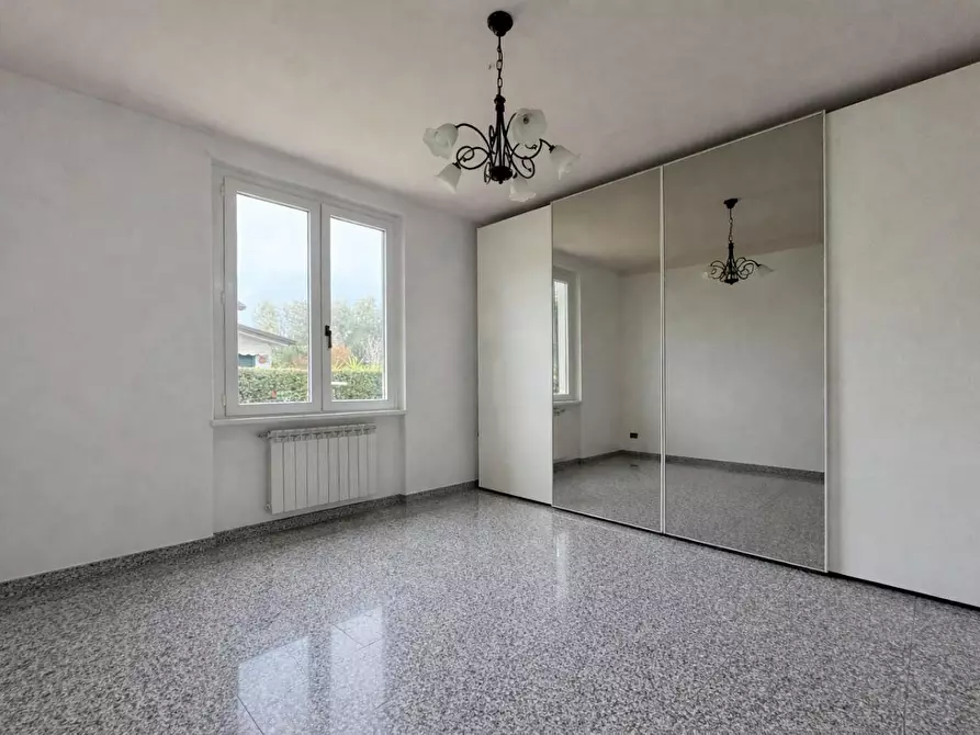 Immagine 11 di Villa in vendita  a Camaiore