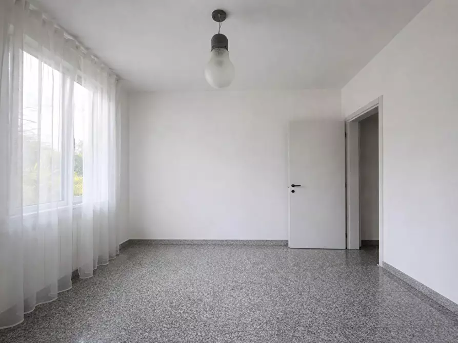 Immagine 16 di Villa in vendita  a Camaiore