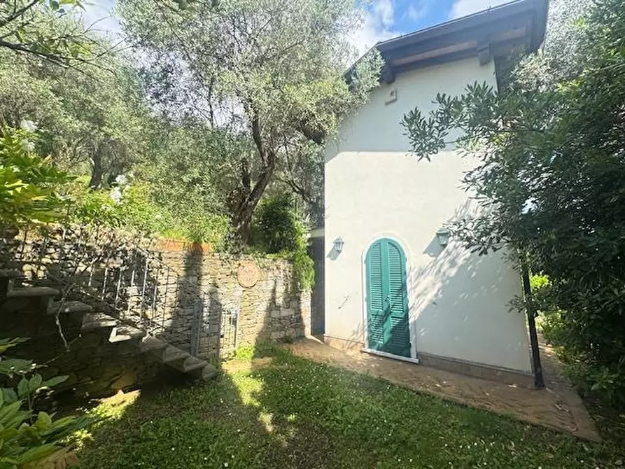 Immagine 18 di Villa in vendita  a Pietrasanta