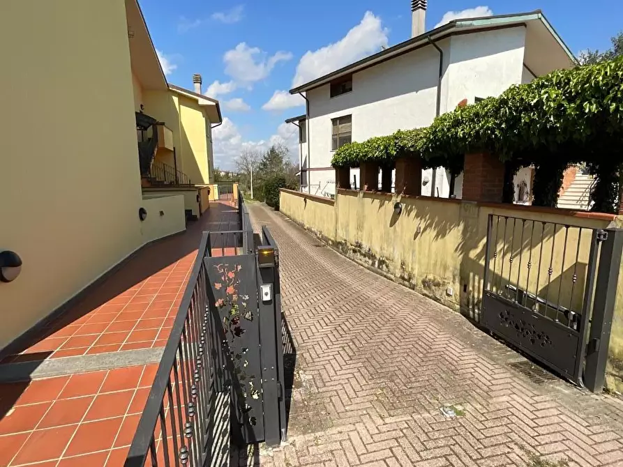 Immagine 35 di Appartamento in vendita  a Collesalvetti