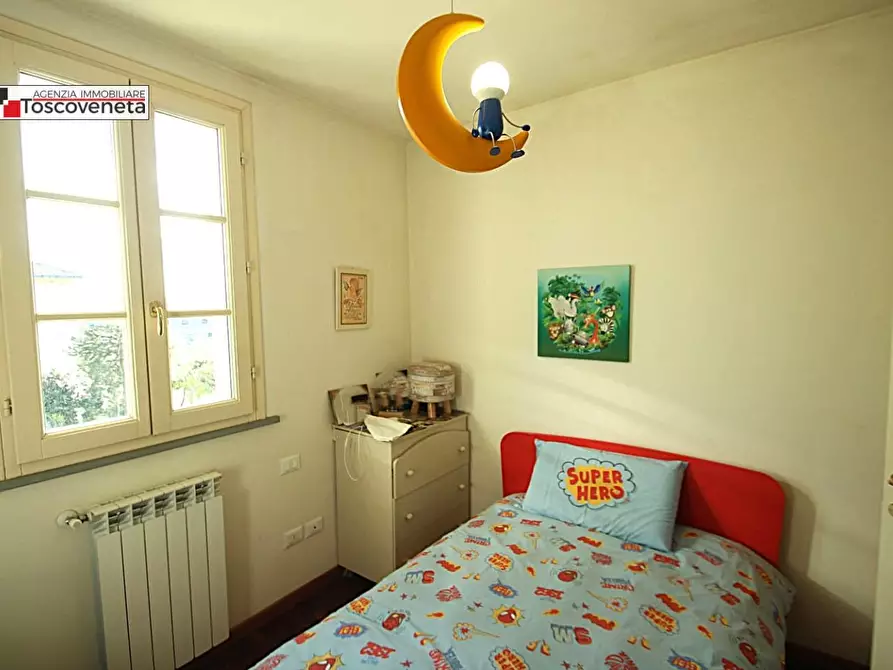 Immagine 18 di Villa in vendita  a Capannori