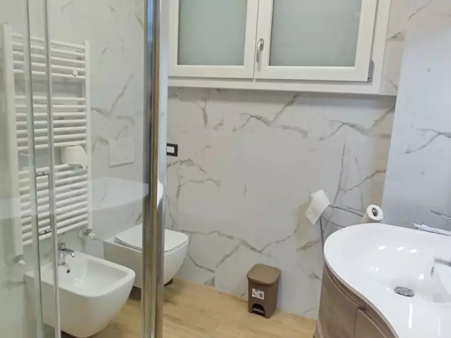 Immagine 19 di Appartamento in vendita  a Viareggio