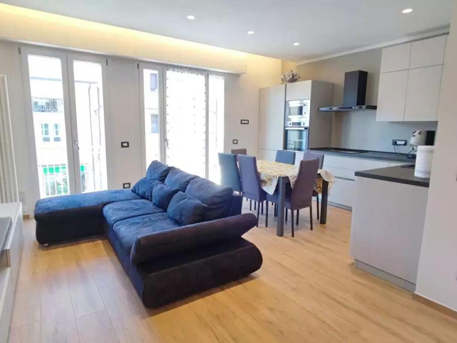 Immagine 24 di Appartamento in vendita  a Viareggio