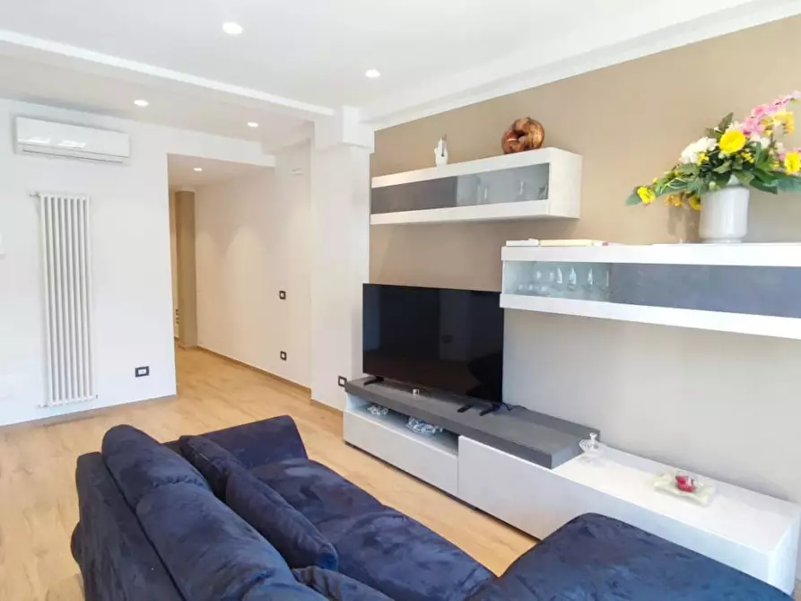 Immagine 21 di Appartamento in vendita  a Viareggio