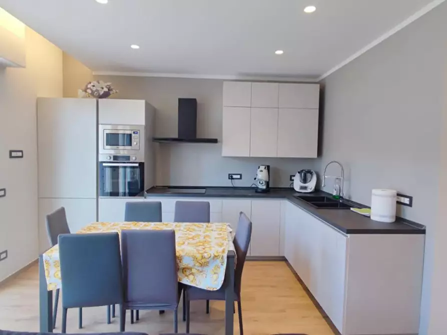 Immagine 5 di Appartamento in vendita  a Viareggio