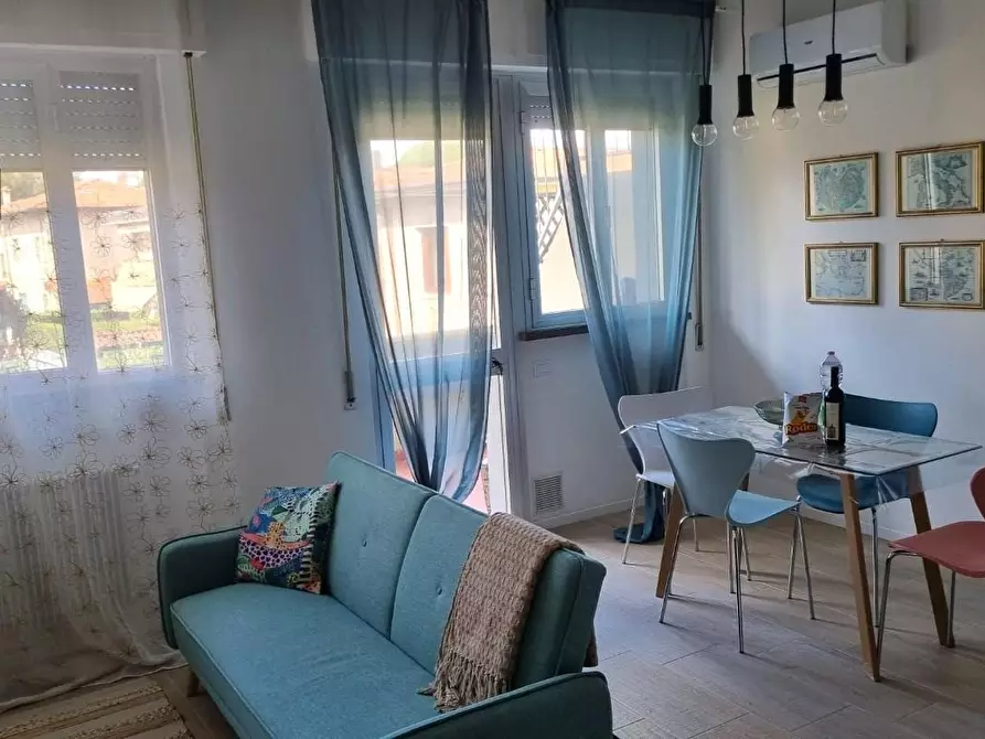 Immagine 2 di Appartamento in vendita  a Massa