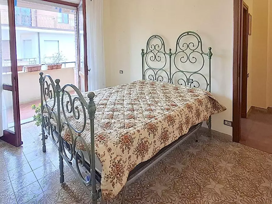 Immagine 29 di Appartamento in vendita  a Carrara