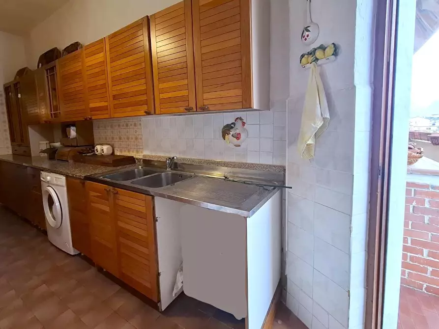 Immagine 14 di Appartamento in vendita  a Carrara