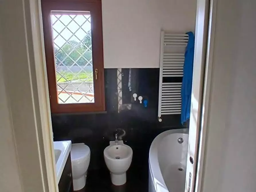 Immagine 35 di Casa quadrifamiliare in vendita  a Cascina