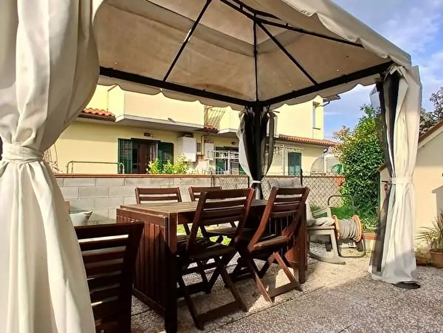 Immagine 25 di Casa quadrifamiliare in vendita  a Cascina