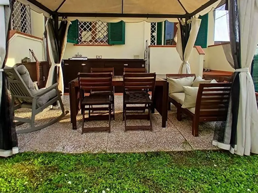 Immagine 22 di Casa quadrifamiliare in vendita  a Cascina