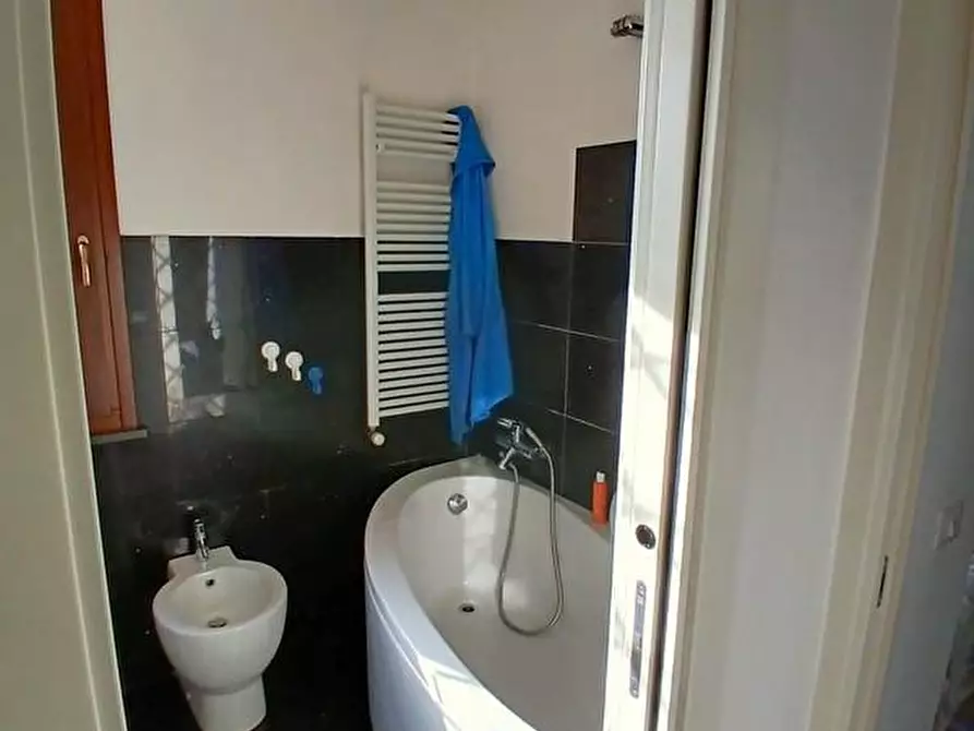 Immagine 38 di Casa quadrifamiliare in vendita  a Cascina