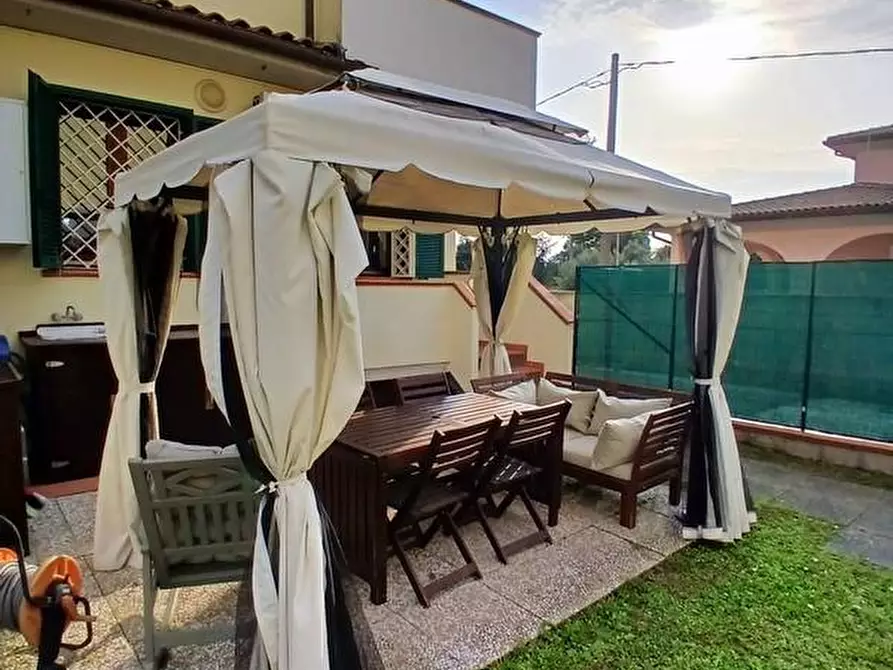 Immagine 23 di Casa quadrifamiliare in vendita  a Cascina