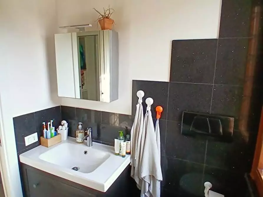 Immagine 36 di Casa quadrifamiliare in vendita  a Cascina