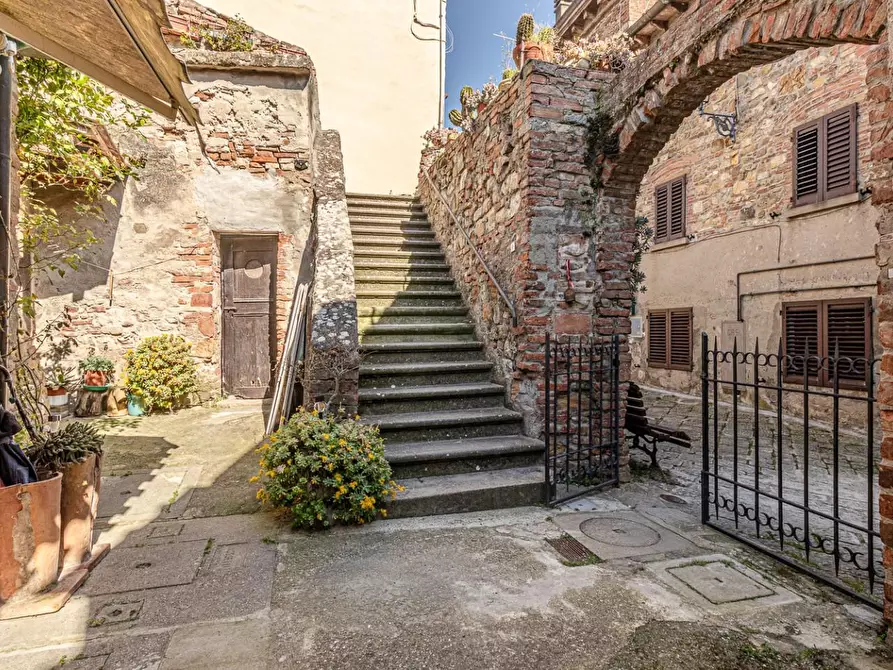 Immagine 23 di Appartamento in vendita  a Gambassi Terme