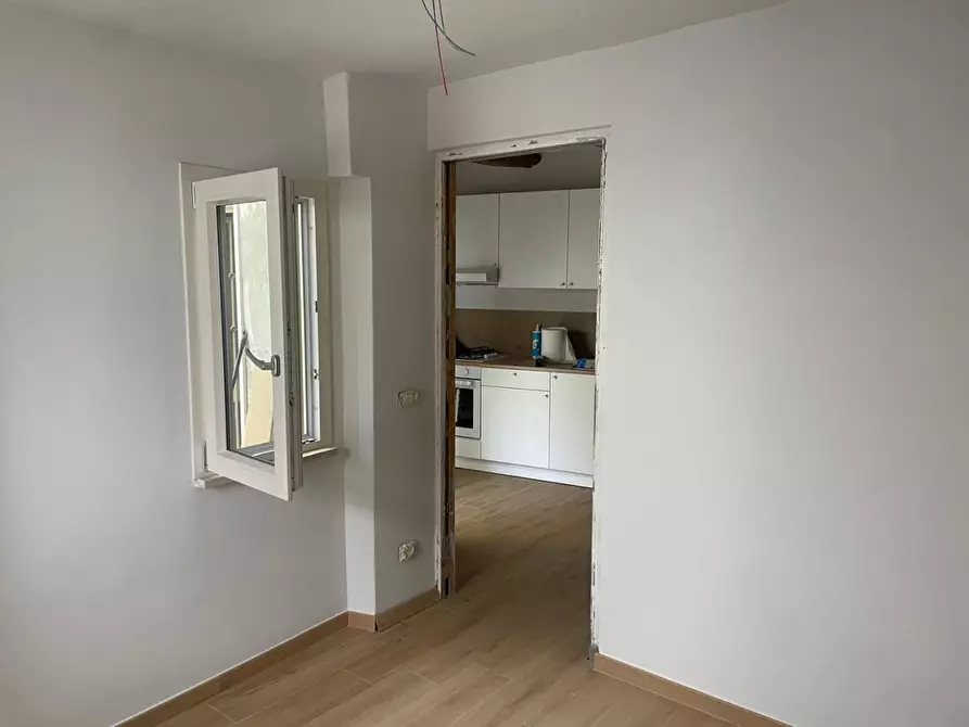 Immagine 2 di Appartamento in vendita  a Massa