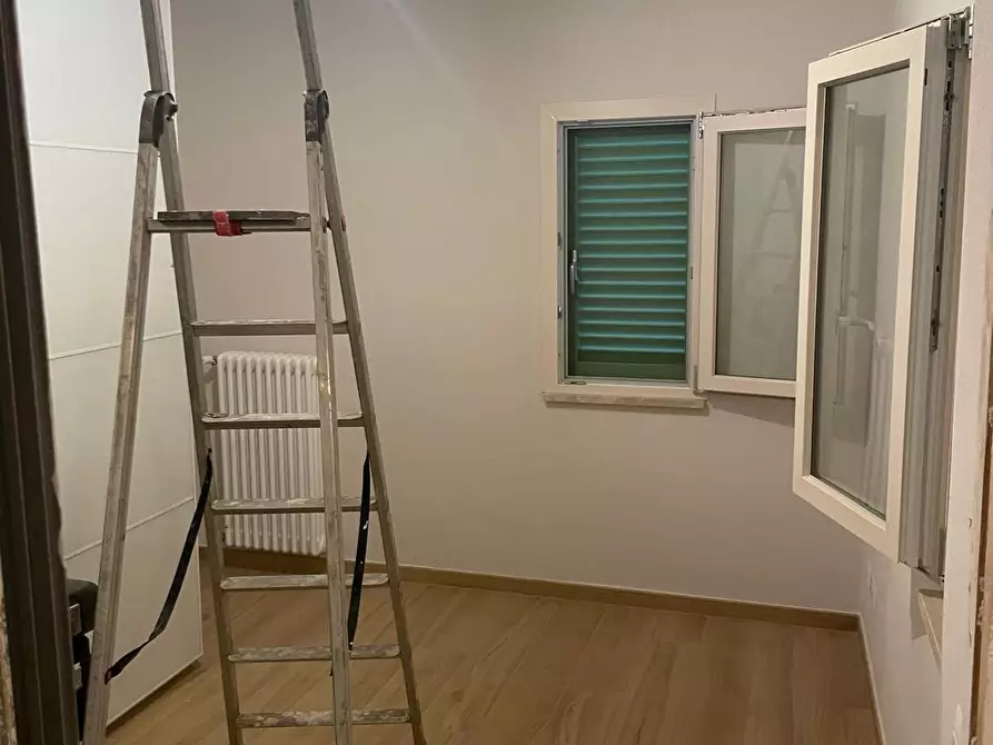 Immagine 5 di Appartamento in vendita  a Massa