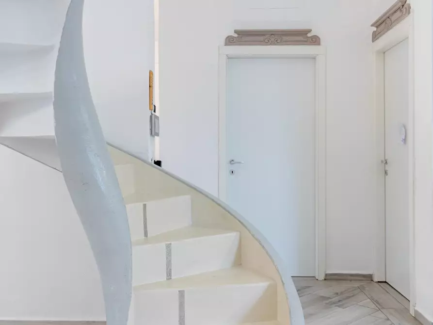 Immagine 8 di Casa indipendente in vendita  a Santa Maria A Monte