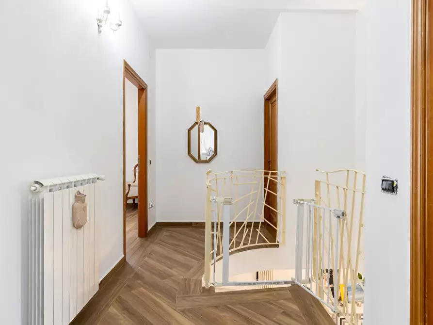 Immagine 18 di Casa indipendente in vendita  a Santa Maria A Monte