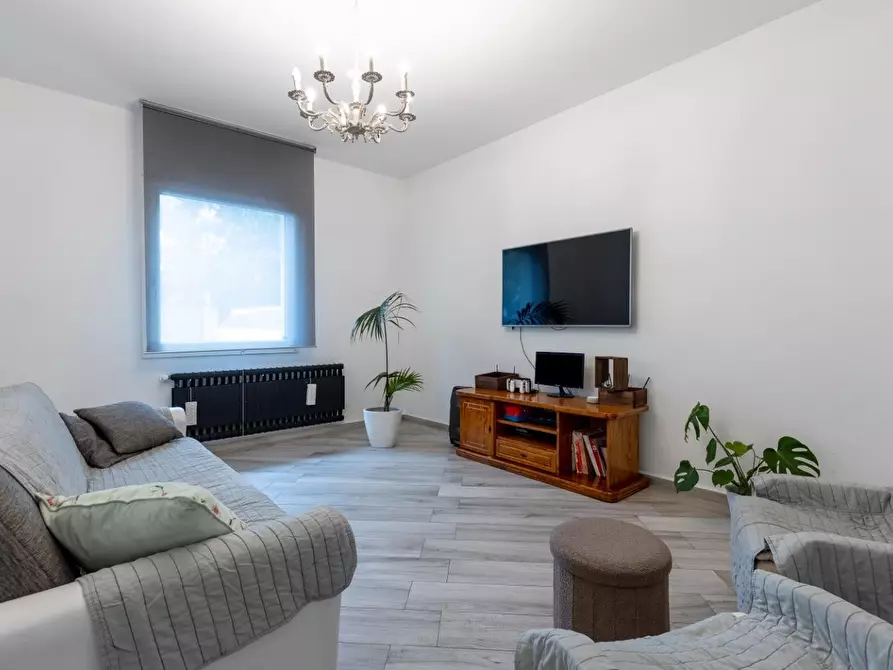 Immagine 5 di Casa indipendente in vendita  a Santa Maria A Monte