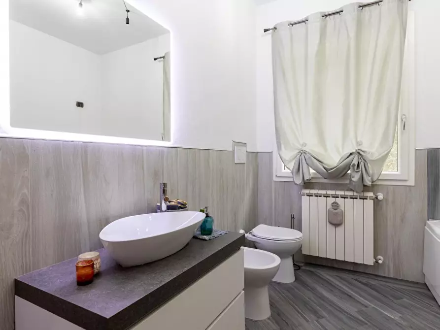 Immagine 17 di Casa indipendente in vendita  a Santa Maria A Monte