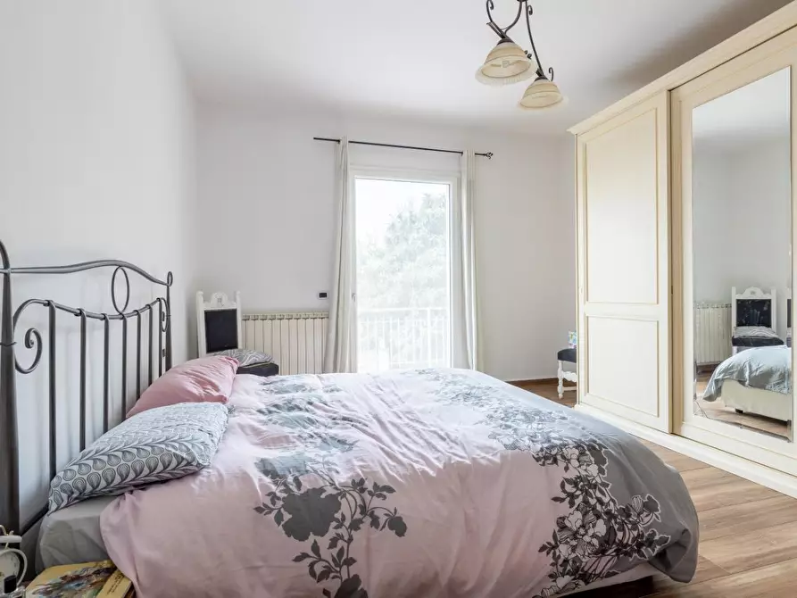 Immagine 15 di Casa indipendente in vendita  a Santa Maria A Monte