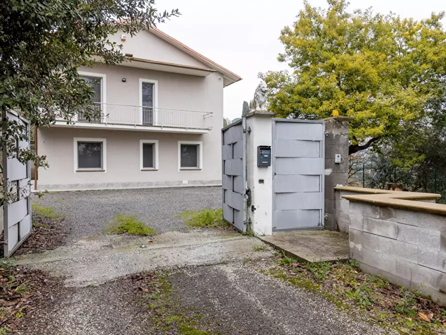 Immagine 22 di Casa indipendente in vendita  a Santa Maria A Monte