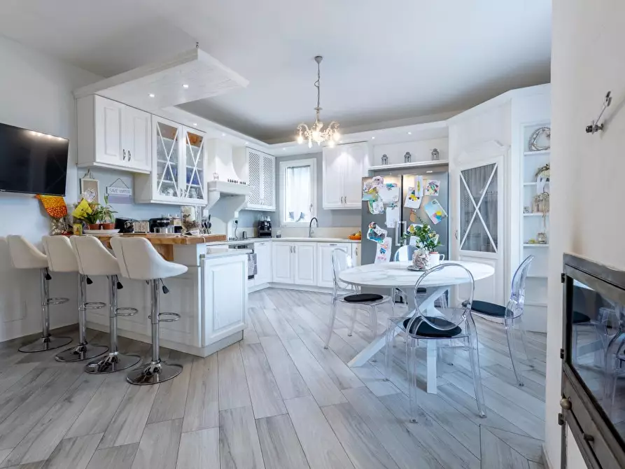 Immagine 6 di Casa indipendente in vendita  a Santa Maria A Monte