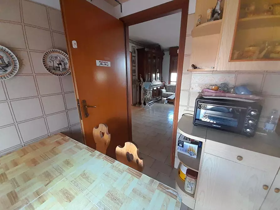 Immagine 8 di Appartamento in vendita  a Massa