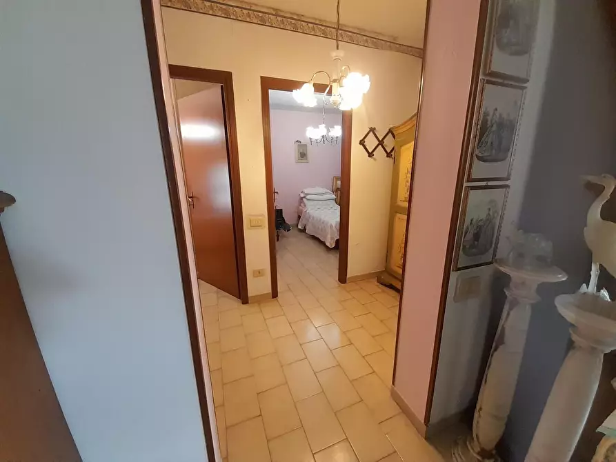 Immagine 10 di Appartamento in vendita  a Massa