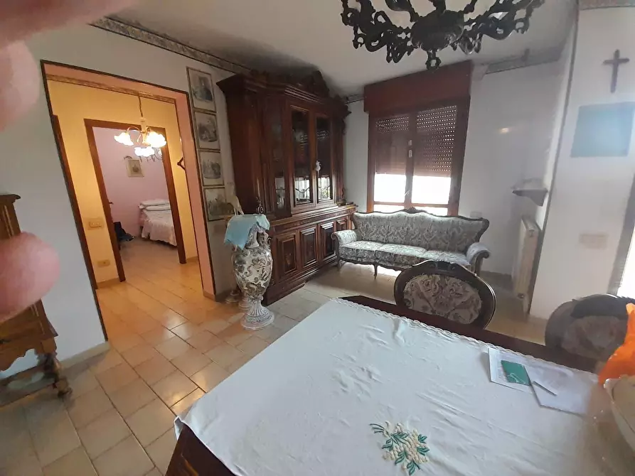 Immagine 4 di Appartamento in vendita  a Massa