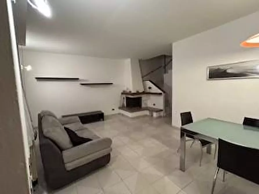 Immagine 2 di Terratetto in affitto  a Carrara