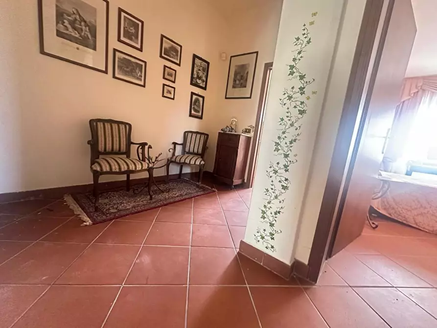 Immagine 10 di Villa in vendita  a Larciano