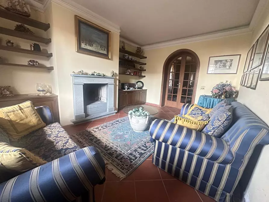 Immagine 6 di Villa in vendita  a Larciano